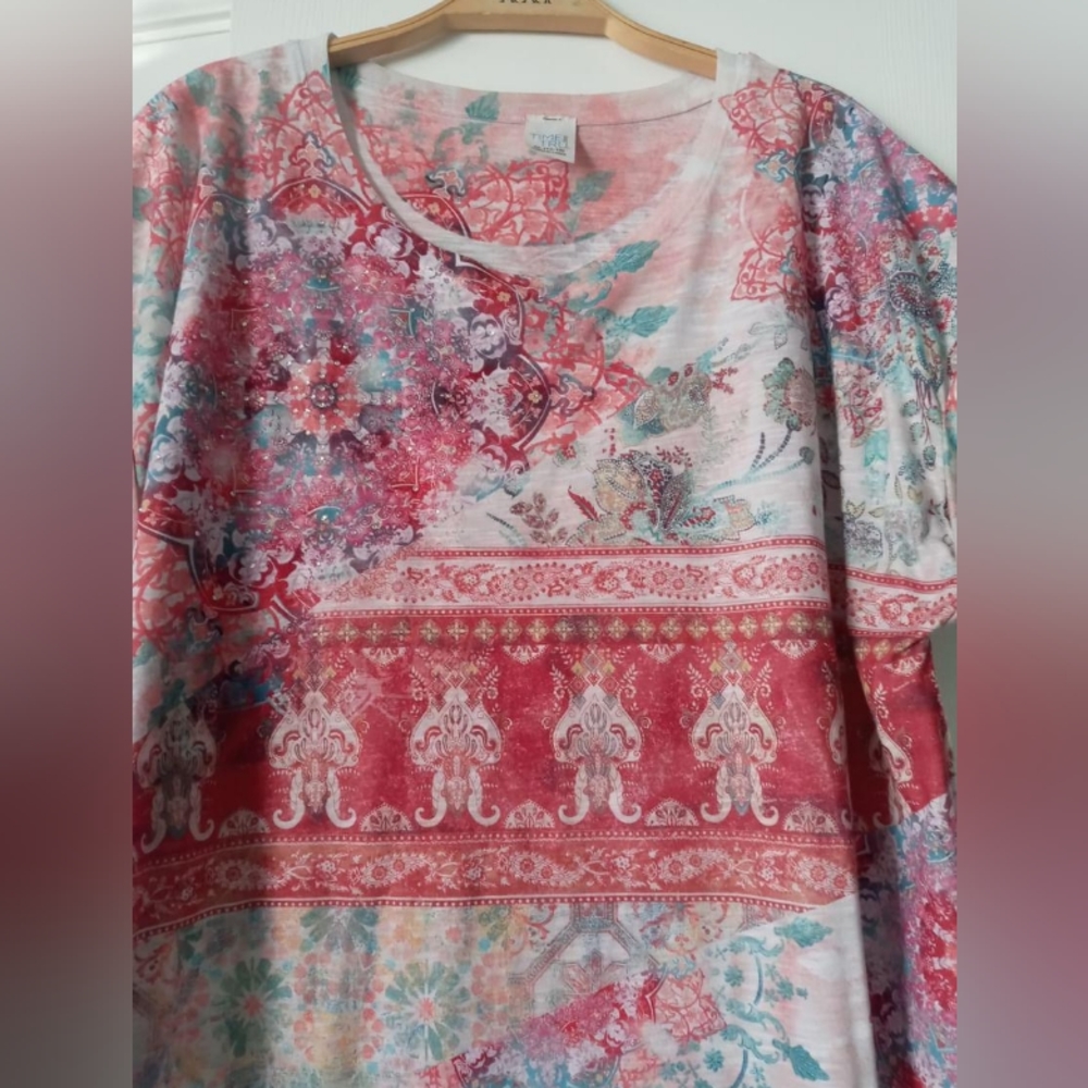 Pattern Shirt with Rhinestones - Picture 5 of 5